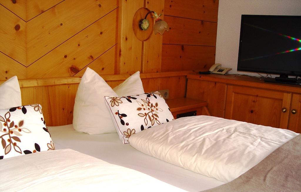 Hotel Garni Apart Elfriede Fiss Oda fotoğraf